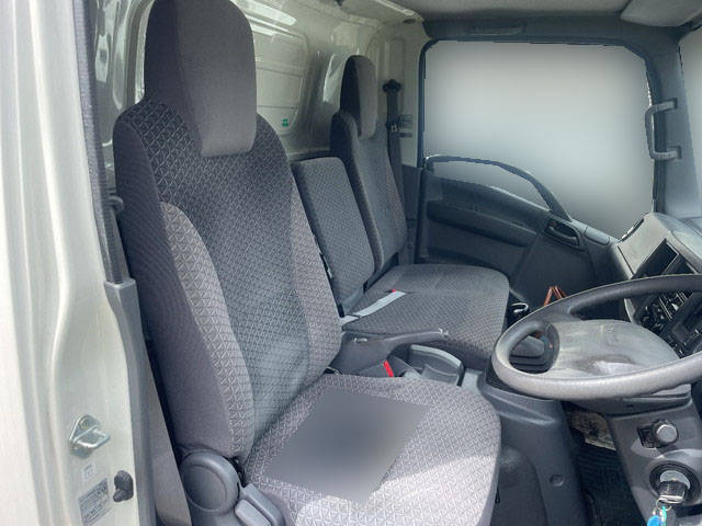 いすゞエルフアルミバン小型（2t・3t）[写真15]