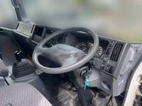 いすゞエルフアルミバン小型（2t・3t）[写真16]