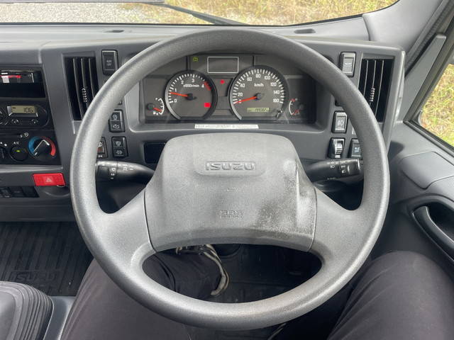 いすゞエルフアルミバン小型（2t・3t）[写真18]