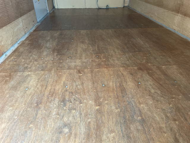 いすゞエルフアルミバン小型（2t・3t）[写真06]