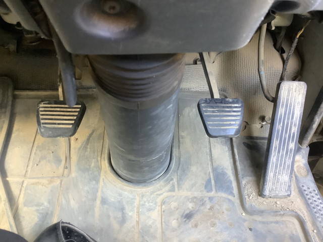 いすゞエルフ穴掘建柱車小型（2t・3t）[写真26]