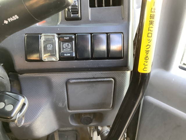 いすゞエルフ穴掘建柱車小型（2t・3t）[写真27]