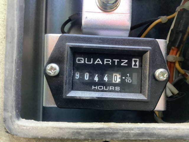 いすゞエルフ穴掘建柱車小型（2t・3t）[写真09]