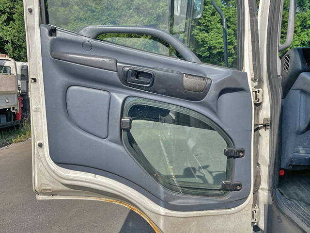 日野レンジャーセーフティローダー中型（4t）[写真20]