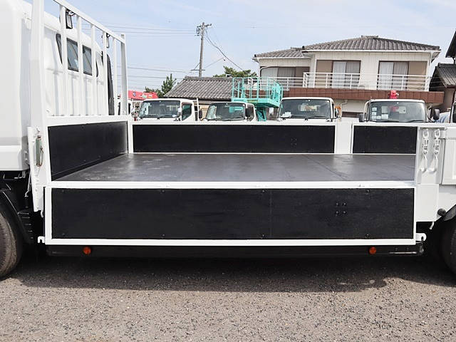 三菱ふそうキャンター平ボディ小型（2t・3t）[写真15]