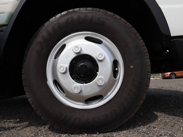 三菱ふそうキャンター平ボディ小型（2t・3t）[写真20]