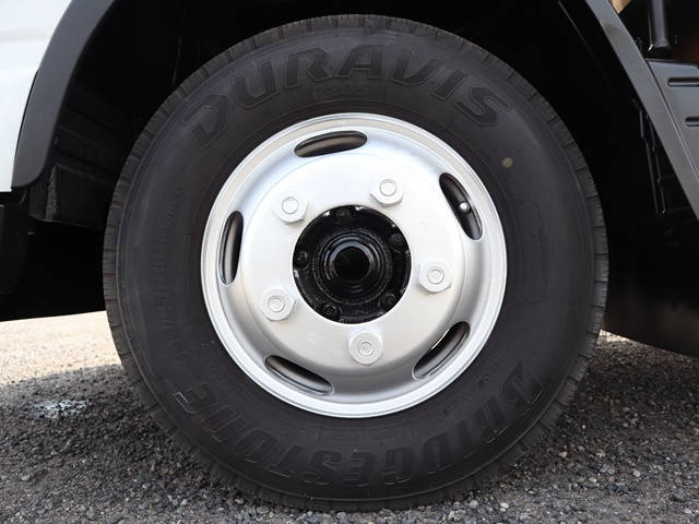 三菱ふそうキャンター平ボディ小型（2t・3t）[写真23]