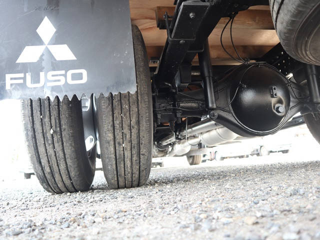 三菱ふそうキャンター平ボディ小型（2t・3t）[写真25]