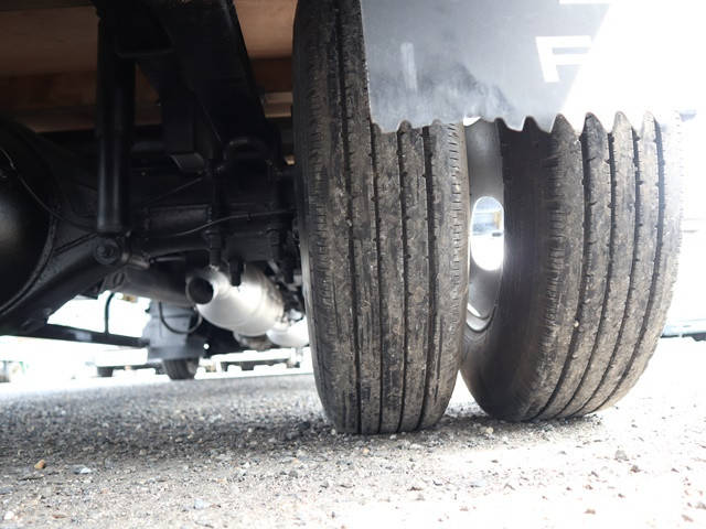 三菱ふそうキャンター平ボディ小型（2t・3t）[写真27]