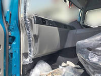 三菱ふそうスーパーグレートアルミウイング大型（10t）[写真18]