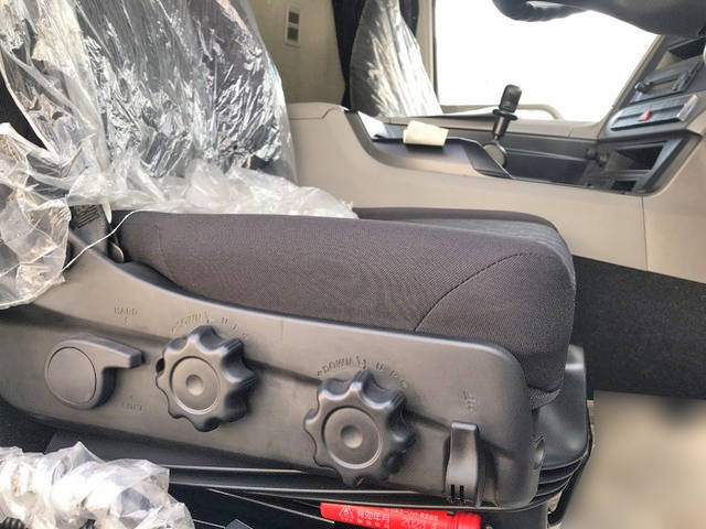 三菱ふそうスーパーグレートアルミウイング大型（10t）[写真21]