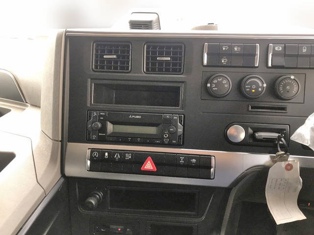 三菱ふそうスーパーグレートアルミウイング大型（10t）[写真26]