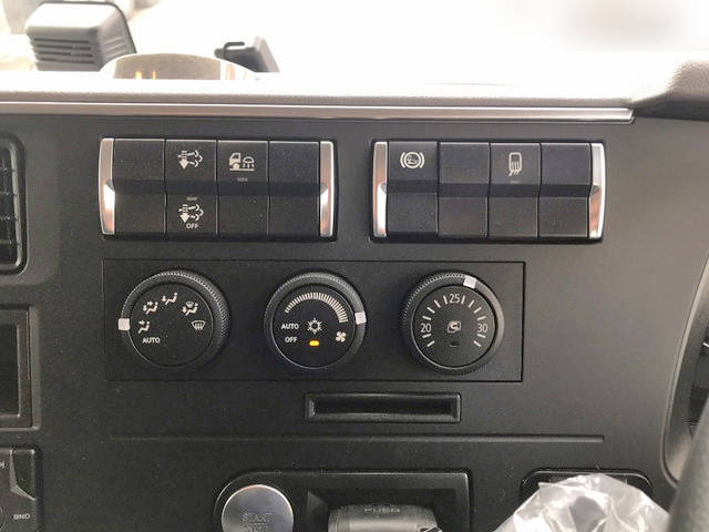 三菱ふそうスーパーグレートアルミウイング大型（10t）[写真27]