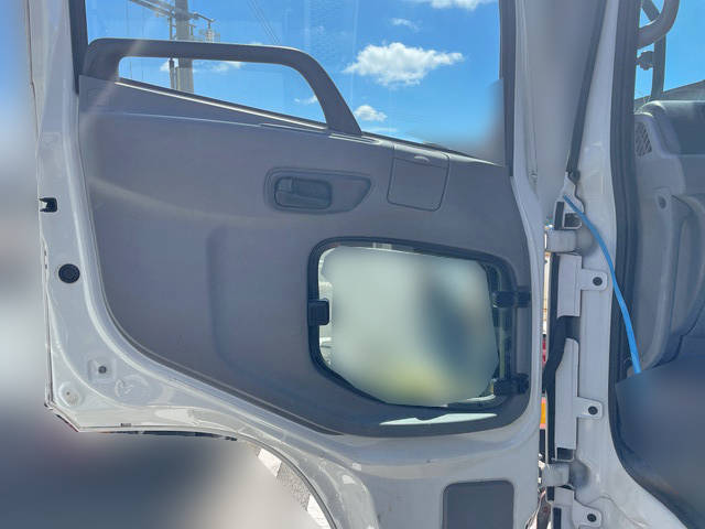 UDトラックスコンドルクレーン4段増トン（6t・8t）[写真26]