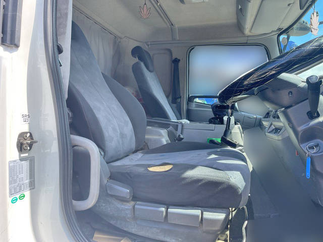 UDトラックスコンドルクレーン4段増トン（6t・8t）[写真31]