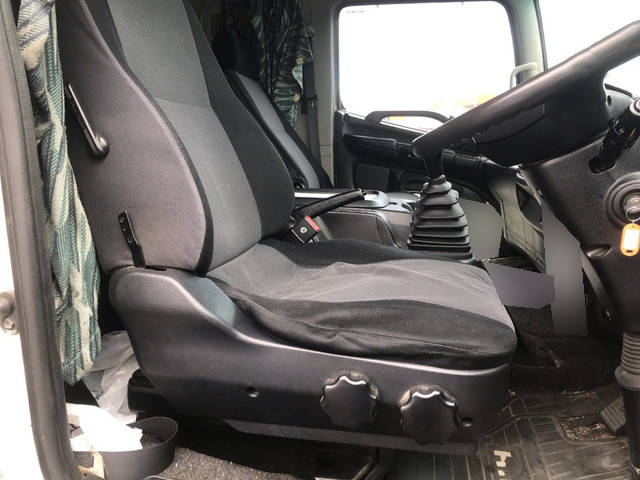 日野レンジャーアルミウイング中型（4t）[写真23]