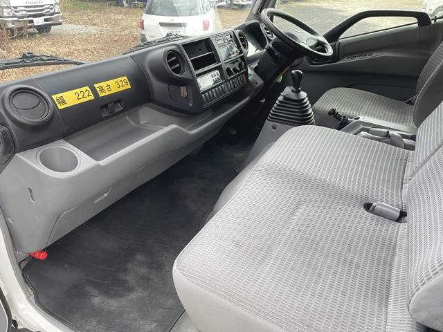 日野デュトロ冷凍車（冷蔵車）小型（2t・3t）[写真31]