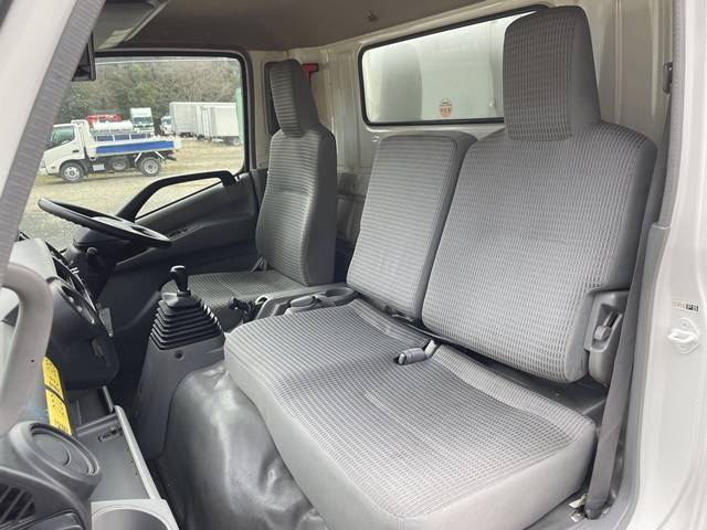 日野デュトロ冷凍車（冷蔵車）小型（2t・3t）[写真32]