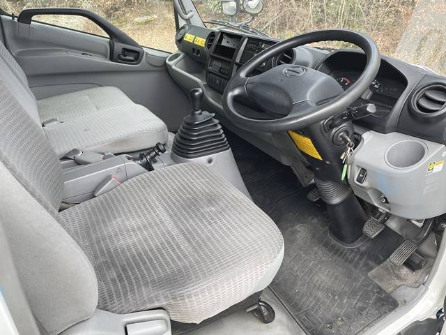 日野デュトロ冷凍車（冷蔵車）小型（2t・3t）[写真35]