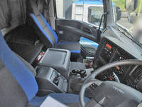 いすゞギガアルミウイング大型（10t）[写真06]