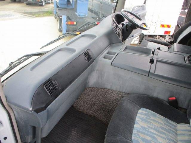 三菱ふそうスーパーグレートアルミブロック大型（10t）[写真08]