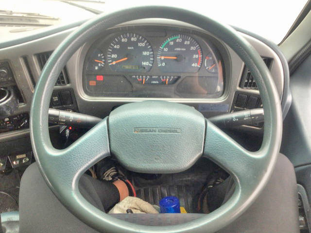 UDトラックスコンドル冷凍車（冷蔵車）中型（4t）[写真24]