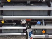 いすゞギガアルミウイング大型（10t）[写真20]