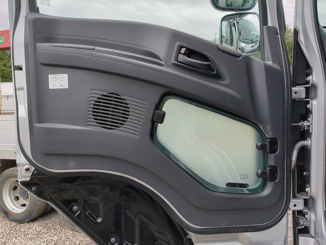 いすゞギガアルミウイング大型（10t）[写真25]