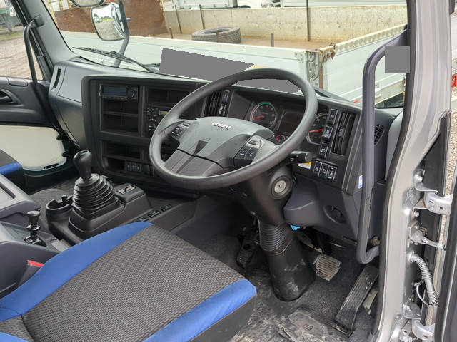 いすゞギガアルミウイング大型（10t）[写真30]