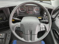 いすゞギガアルミウイング大型（10t）[写真33]