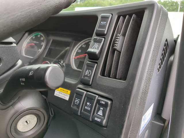 いすゞギガアルミウイング大型（10t）[写真39]