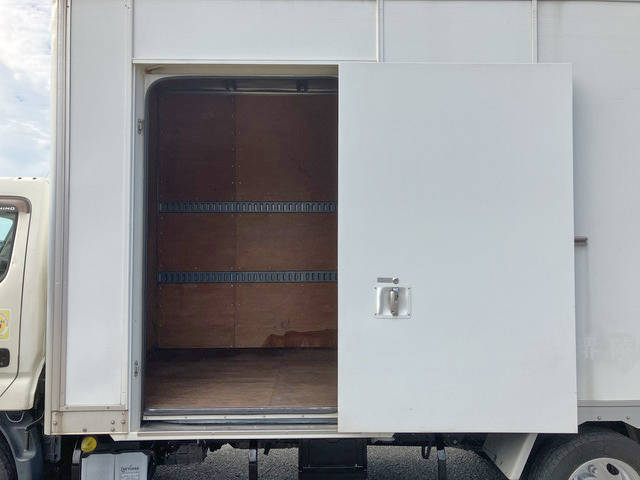 日野デュトロパネルバン小型（2t・3t）[写真06]