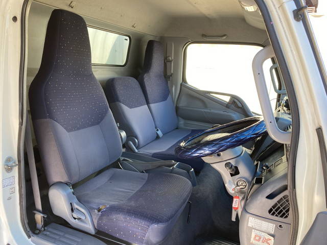 三菱ふそうキャンター冷凍車（冷蔵車）小型（2t・3t）[写真30]