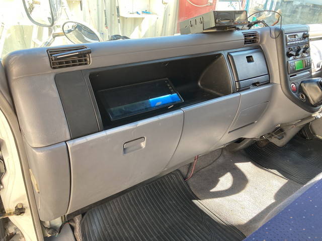 三菱ふそうキャンター冷凍車（冷蔵車）小型（2t・3t）[写真31]