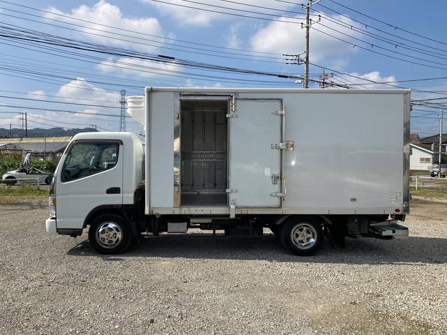 三菱ふそうキャンター冷凍車（冷蔵車）小型（2t・3t）[写真08]