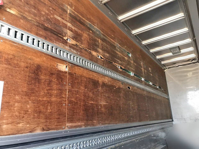 UDトラックスコンドルアルミウイング中型（4t）[写真09]