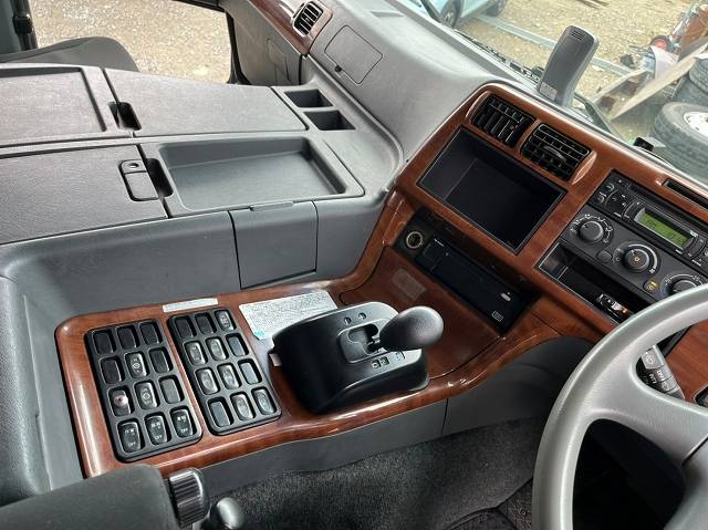 三菱ふそうスーパーグレートアルミブロック大型（10t）[写真08]