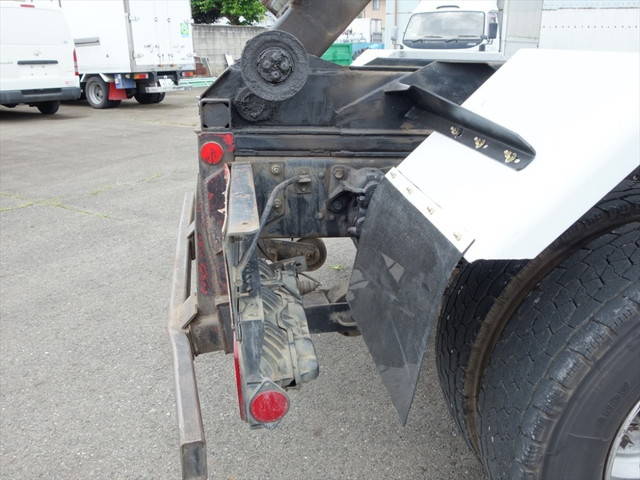 三菱ふそうファイターコンテナ専用車増トン（6t・8t）[写真10]