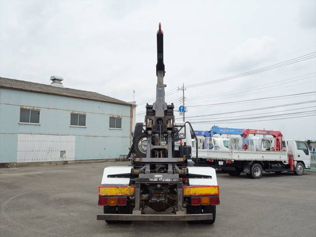 三菱ふそうファイターコンテナ専用車増トン（6t・8t）[写真13]