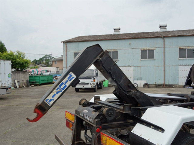 三菱ふそうファイターコンテナ専用車増トン（6t・8t）[写真16]