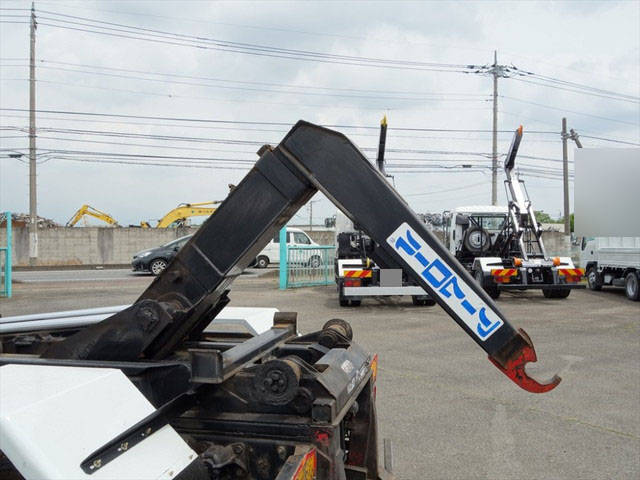 三菱ふそうファイターコンテナ専用車増トン（6t・8t）[写真17]