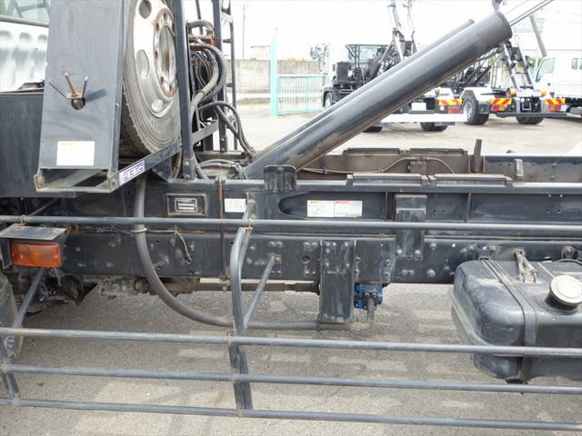 三菱ふそうファイターコンテナ専用車増トン（6t・8t）[写真05]