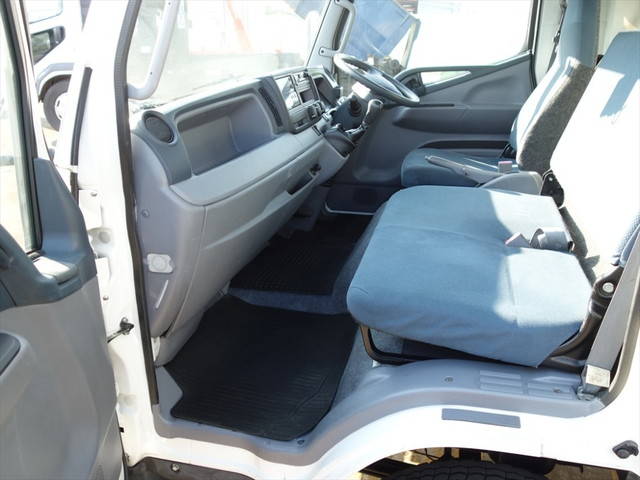 三菱ふそうキャンター冷凍車（冷蔵車）小型（2t・3t）[写真26]