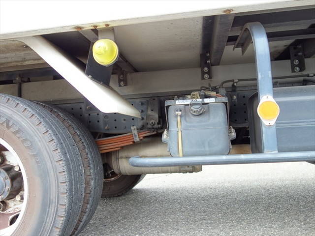 三菱ふそうキャンター冷凍車（冷蔵車）小型（2t・3t）[写真09]