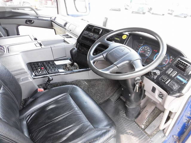 三菱ふそうスーパーグレートアルミブロック大型（10t）[写真10]