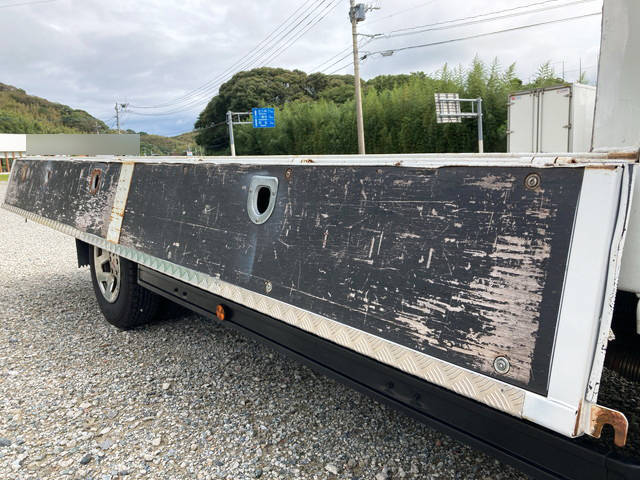 三菱ふそうキャンター平ボディ小型（2t・3t）[写真16]