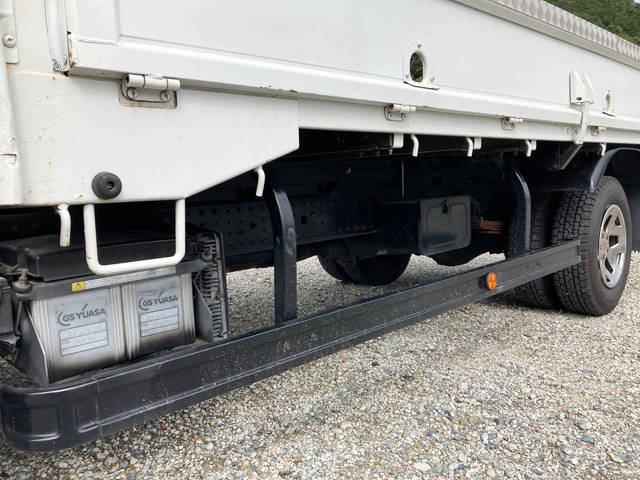 三菱ふそうキャンター平ボディ小型（2t・3t）[写真17]