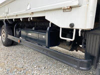 三菱ふそうキャンター平ボディ小型（2t・3t）[写真18]