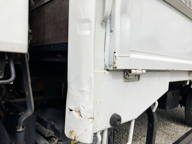 三菱ふそうキャンター平ボディ小型（2t・3t）[写真19]