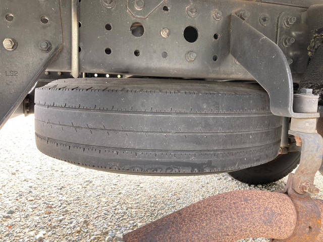 三菱ふそうキャンター平ボディ小型（2t・3t）[写真22]